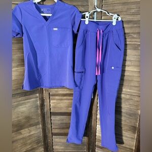 Women’s XXS Figs Amethyst Scrub Set